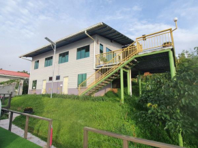 THE CLOUD KINABALU- HOUSE